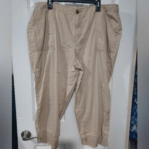Avenue Khaki Cargo Carpi in Size 18 Average
